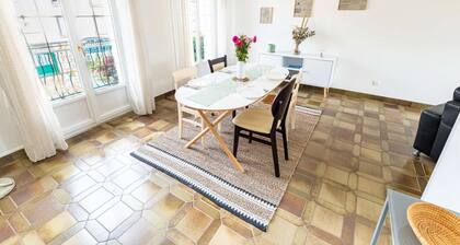 Maison tout confort, jardin et parking par Groom*