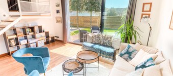 Stunning and spacious seaside villa by the groom*