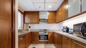 奢华公寓 | 私人厨房 | 冰箱、微波炉、清洁用品、纸巾