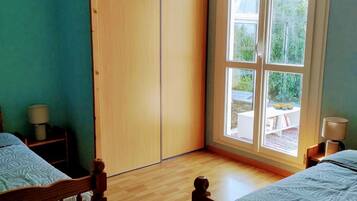 4 sovrum, strykjÀrn/strykbrÀda, gratis wi-fi och sÀngklÀder