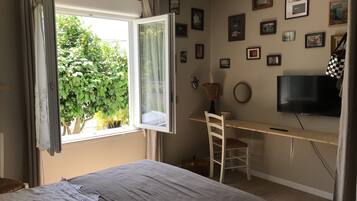 2 slaapkamers, een strijkplank/strijkijzer, gratis wifi, beddengoed
