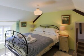 3 bedrooms, iron/ironing board, free WiFi