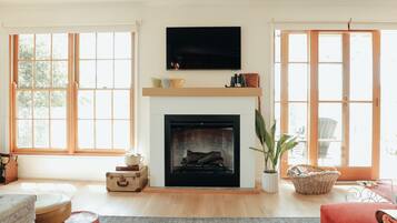 TV connectée, cheminée