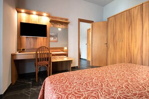 1 bedroom, free WiFi, bed sheets
