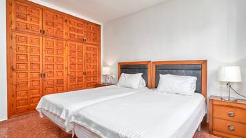 2 bedrooms, free WiFi, bed sheets