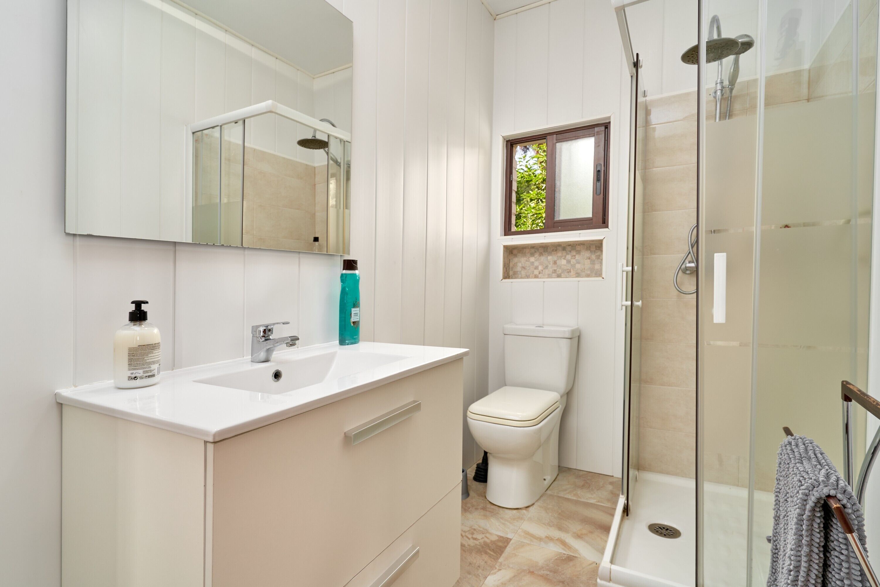 Bathtub, hair dryer, towels
