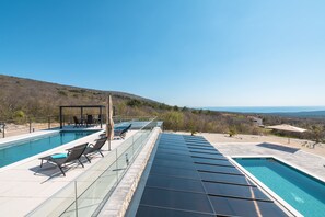 Piscina a l'aire lliure 
