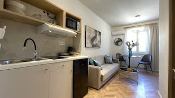 Casa, 2 habitaciones | Cocina privada | Frigobar, microondas, cafetera de espresso y tetera eléctrica