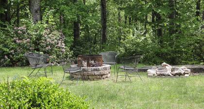 Sweetwater Cabin - secluded and peaceful, by Buffalo Mountain Getaway