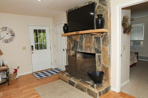 Sweetwater Cabin by Buffalo Mountain Getaway