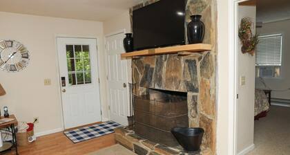 Sweetwater Cabin by Buffalo Mountain Getaway