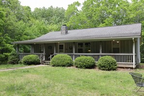 Exterior - Sweetwater Cabin by Buffalo Mountain Getaway (Floyd)
