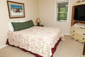 2 bedrooms, desk, iron/ironing board, travel crib