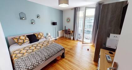 Logement Spacieux en Face du Musée