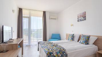 Desk, blackout curtains, iron/ironing board, free WiFi