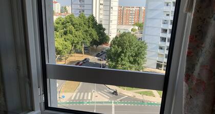 Cozy room next to Metro Station, close to  Airport  , easy access to city center