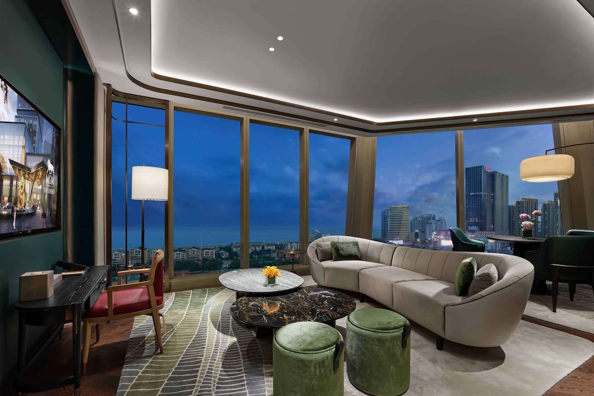 Premium bedding, down duvets, minibar, individually decorated