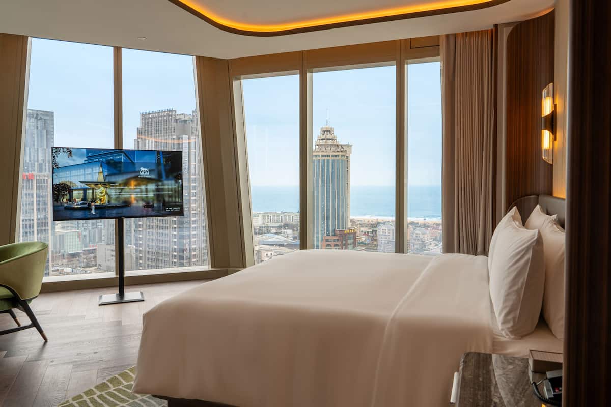 MGM 270-degree Skyline Deluxe Ocean View King | Premium bedding, down comforters, minibar, individually decorated