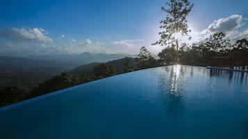 Piscina all'aperto