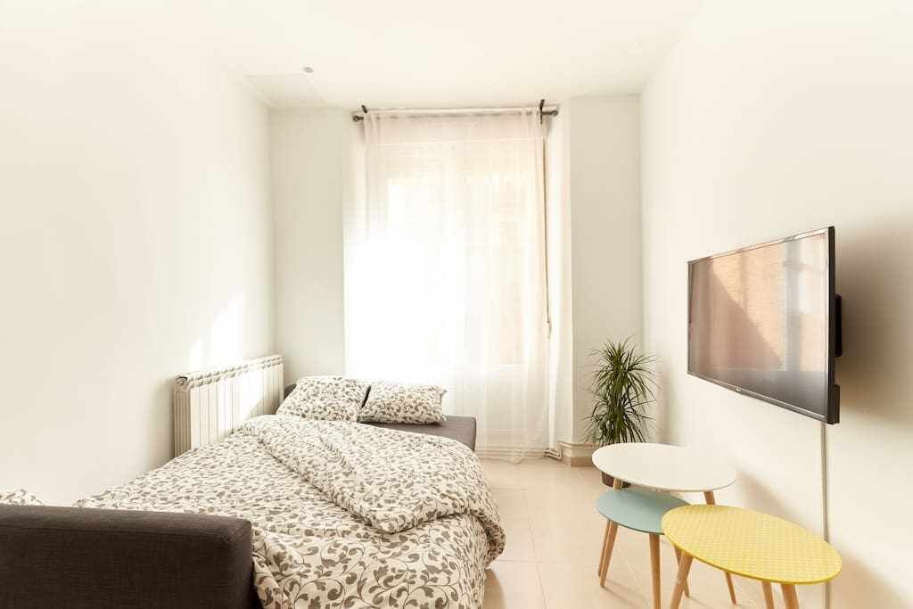 2 bedrooms, iron/ironing board, travel cot, free WiFi