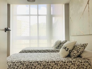 2 slaapkamers, een strijkplank/strijkijzer, reisbedje, gratis wifi