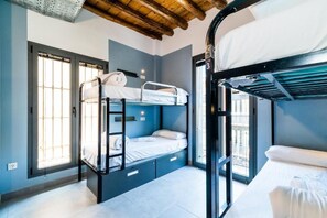 1 Schlafzimmer, hochwertige Bettwaren, Betten mit Memory-Foam-Matratzen