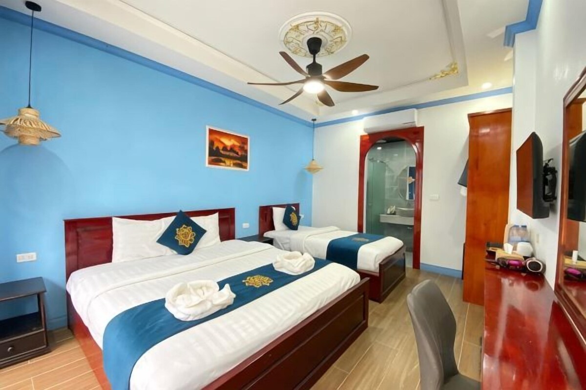 Premium bedding, down comforters, pillowtop beds, minibar