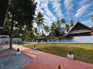 Vista frontal de la propiedad