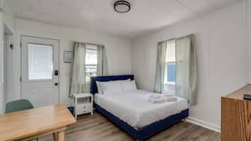 2 slaapkamers, een strijkplank/strijkijzer, gratis wifi, beddengoed