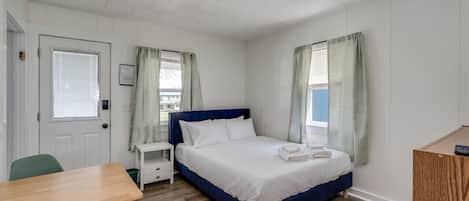 2 Schlafzimmer, BĂŒgeleisen/BĂŒgelbrett, kostenloses WLAN, BettwĂ€sche