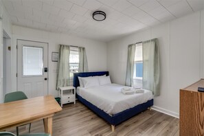 2 bedrooms, iron/ironing board, free WiFi, bed sheets