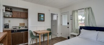 K's Motel with Stunning St. Lawrence River Views - Room 1
