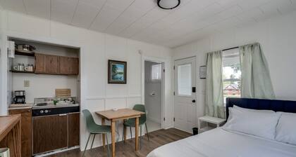 K's Motel with Stunning St. Lawrence River Views - Room 1
