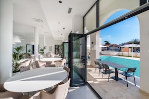Piscina externa sazonal