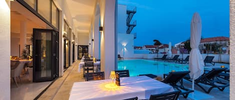Seasonal outdoor pool