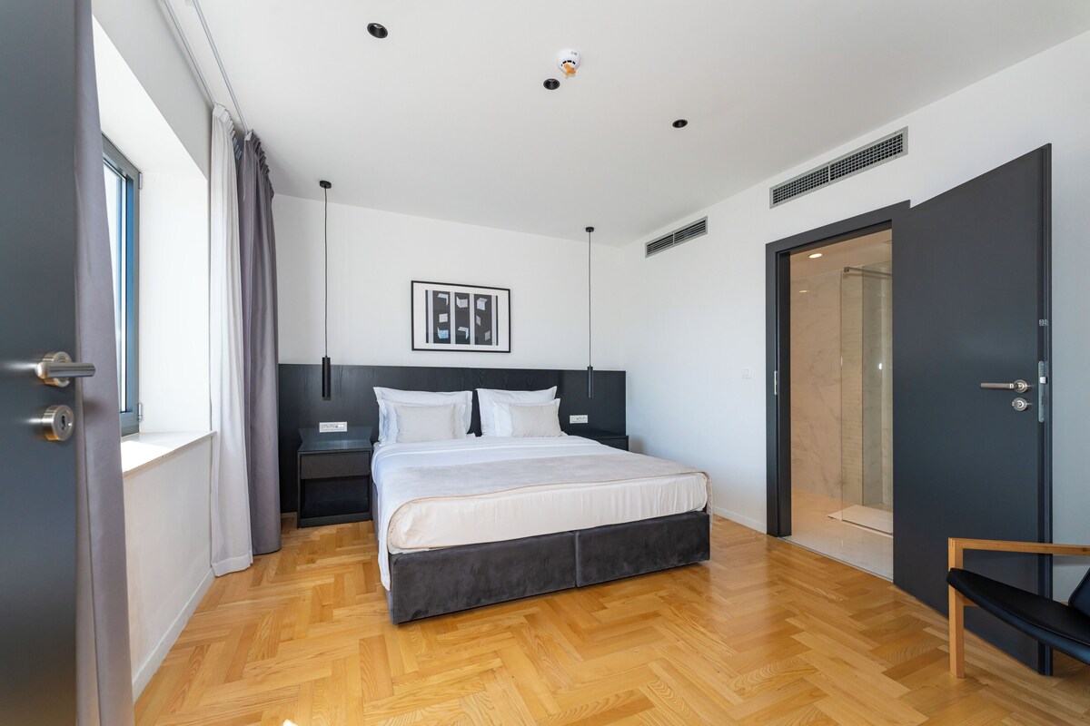 Deluxe Suite (Adria) | 1 bedroom, minibar, in-room safe, desk