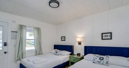 K's Motel with Stunning St. Lawrence River Views - Room 4