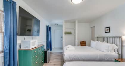 K's Motel with Stunning St. Lawrence River Views - Room 7
