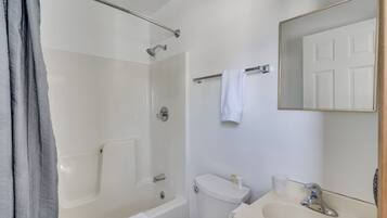 Hårføner og håndklær