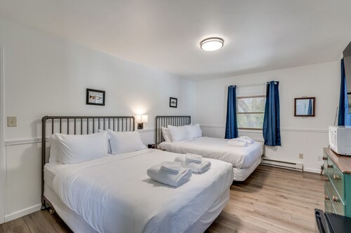 K's Motel with Stunning St. Lawrence River Views - Room 7