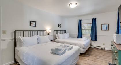 K's Motel with Stunning St. Lawrence River Views - Room 7