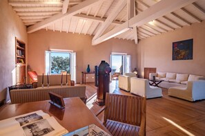 Living area - VILLA TWO SEAS AT PUNTA ALA (Punta Ala)