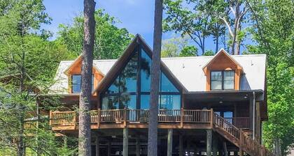 Anglers Premier+ Lodge & Cabin Double Sun Deck & Dock, Prime Fishing