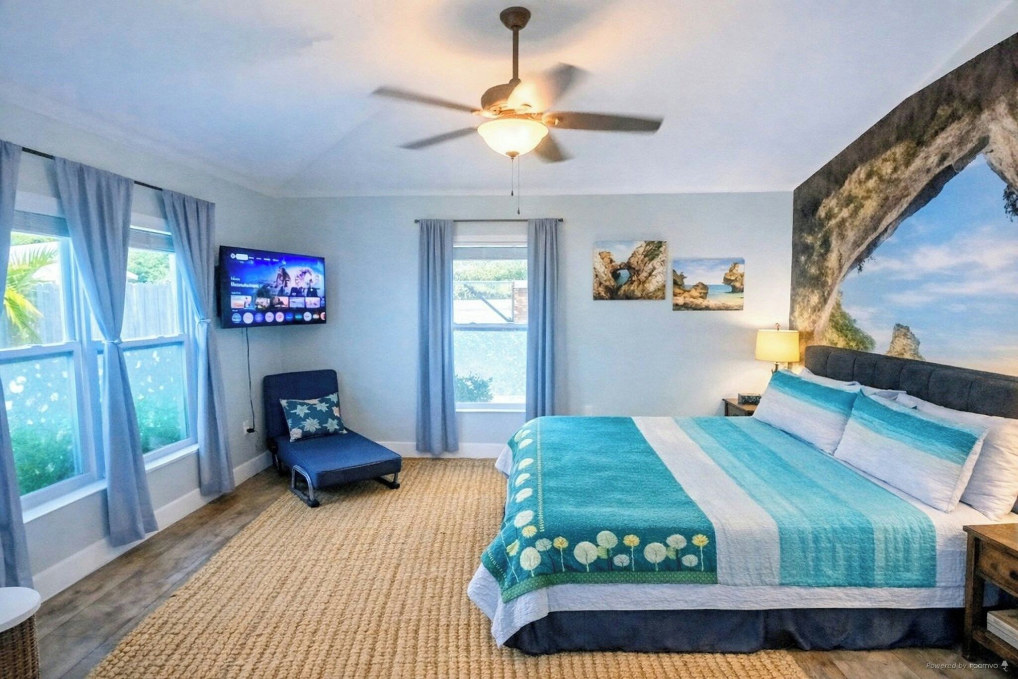 3 bedrooms, desk, iron/ironing board, travel crib