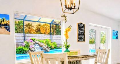 Vero Beach Private Resort • Heated Saltwater Pool + Spa • Tiki Bar • Near Beach