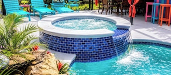 Vero Beach Private Resort • Heated Saltwater Pool + Spa • Tiki Bar • Near Beach