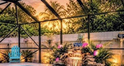 Heated Salt Pool + Hot Tub Oasis ● Tiki Bar ●Near Beach●Downtown ● Pet friendly