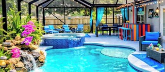 Tiki Tropics • Heated Pool + Hot Tub • Private Tiki Bar • Near Beach • Downtown 