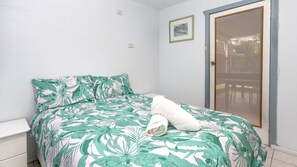 Unclassified image, 5 of 18, button