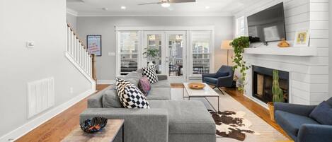 Televisie en een open haard